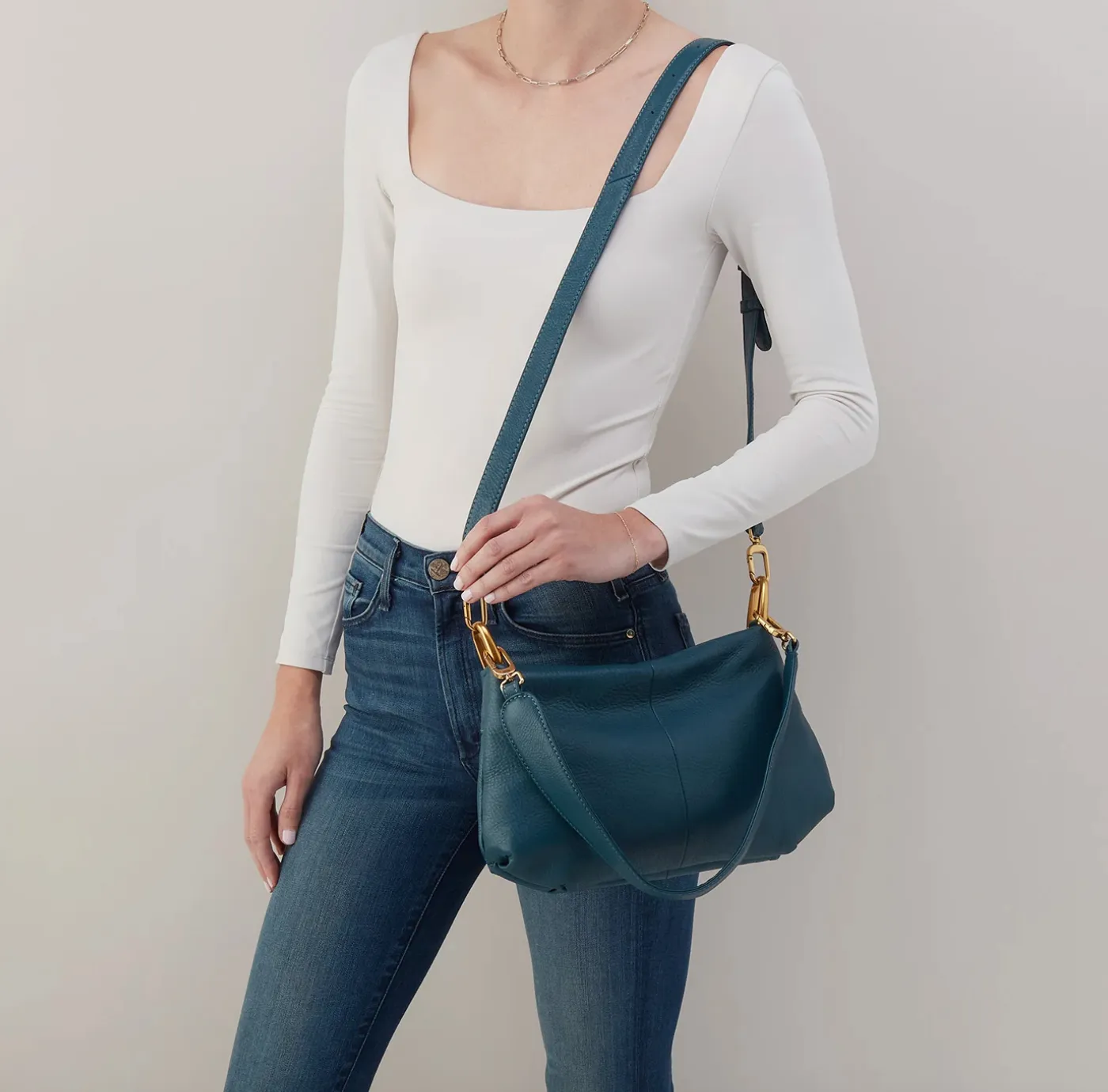 Advance Shoulder Bag | Pebbled Leather