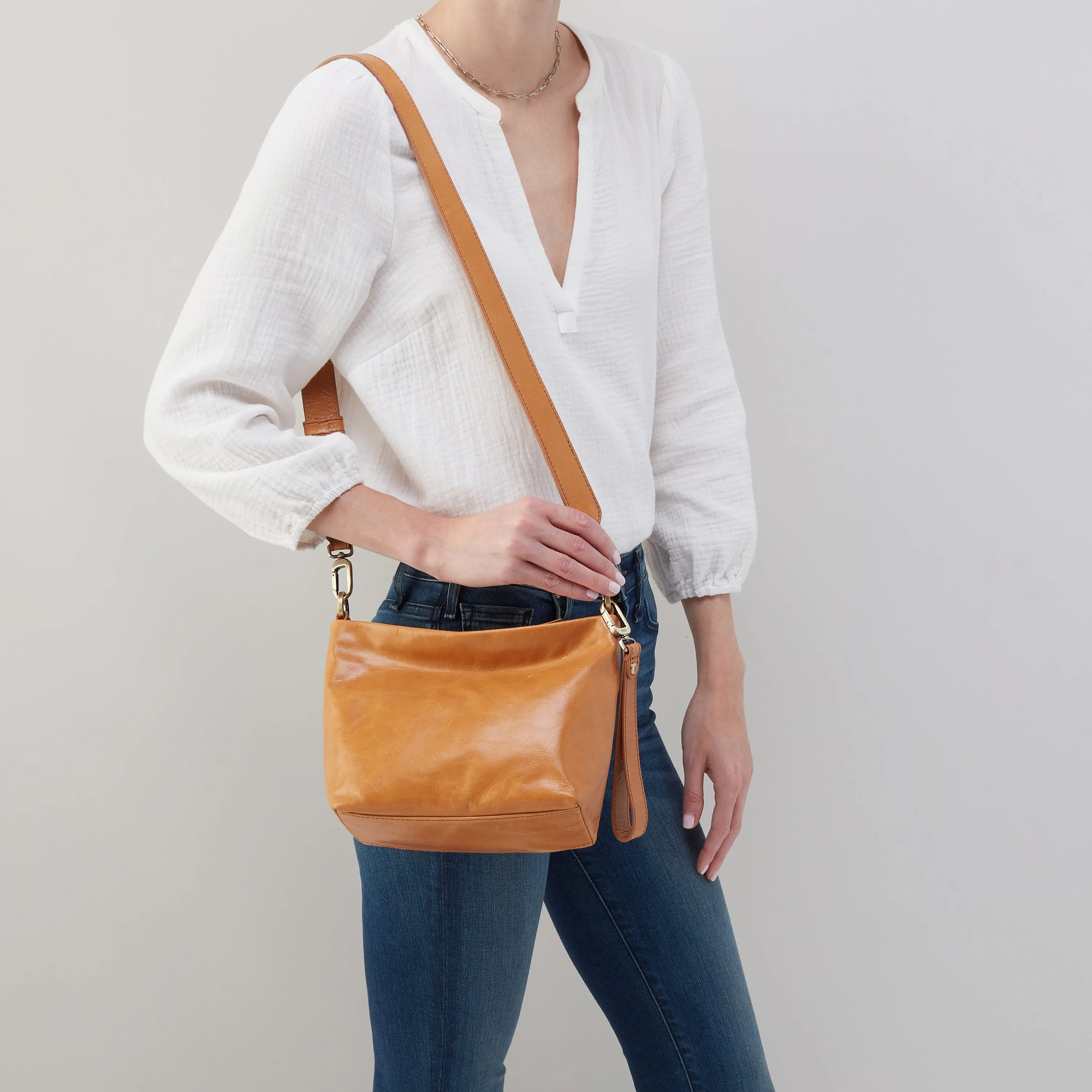ASHE CROSSBODY CHBL