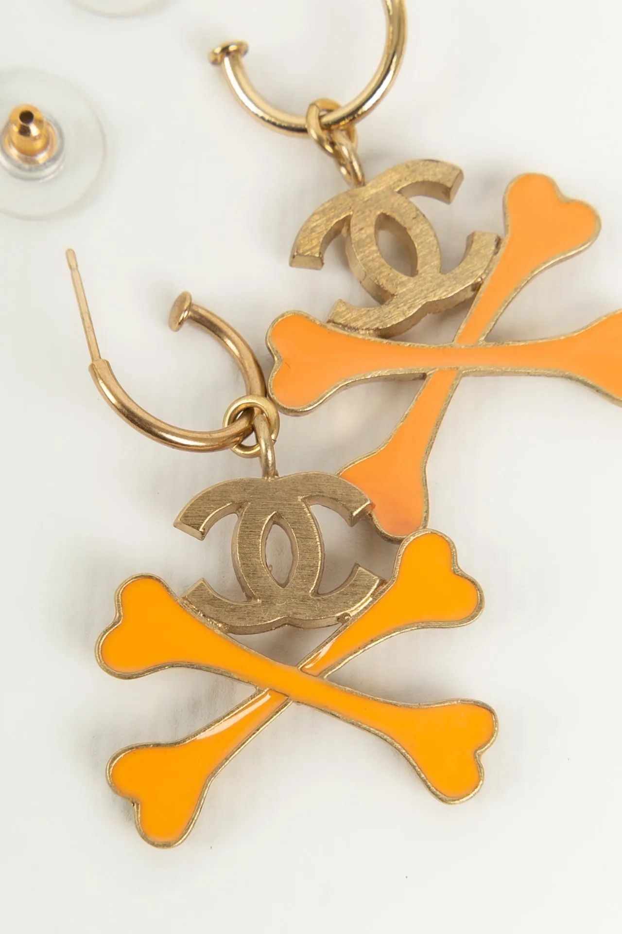 Boucles d'oreilles "Os" Chanel
