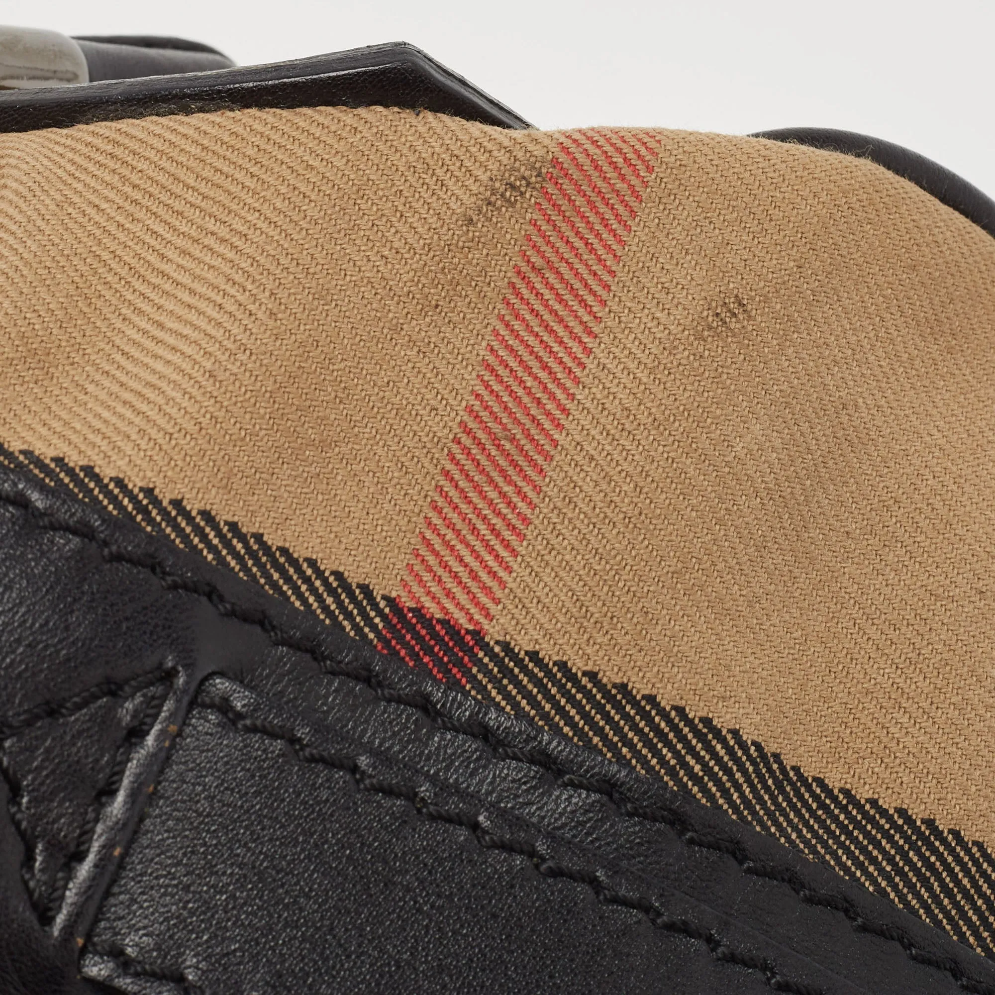 BURBERRY Black/Beige House Check Canvas and Leather Phoebe Hobo