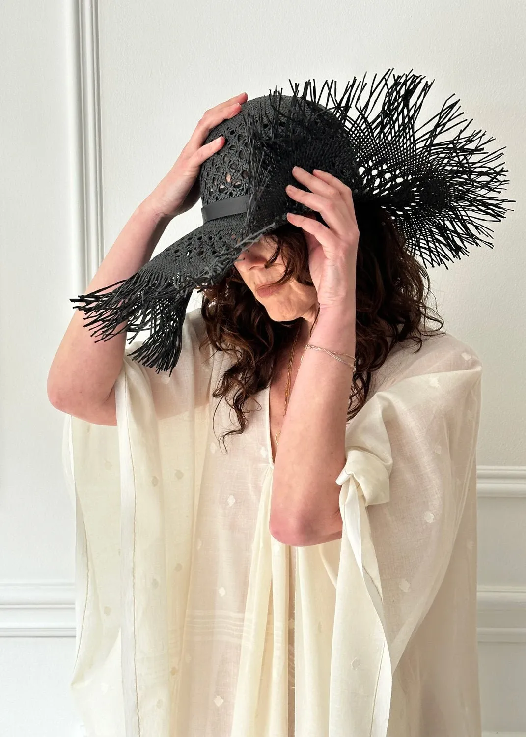 CATARZI - Plensa fringed hat in Black