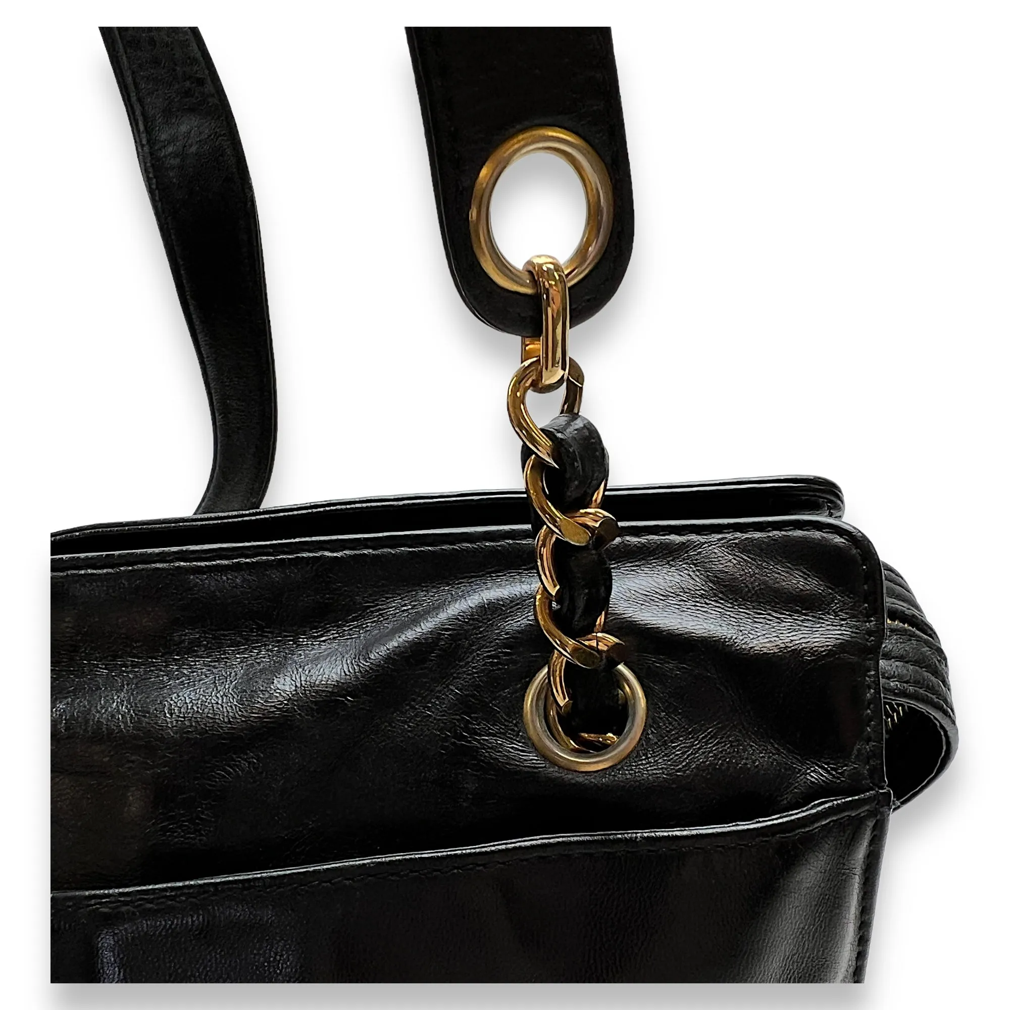 CC  Black Shoulder Bag in Calfskin, Gold hardware