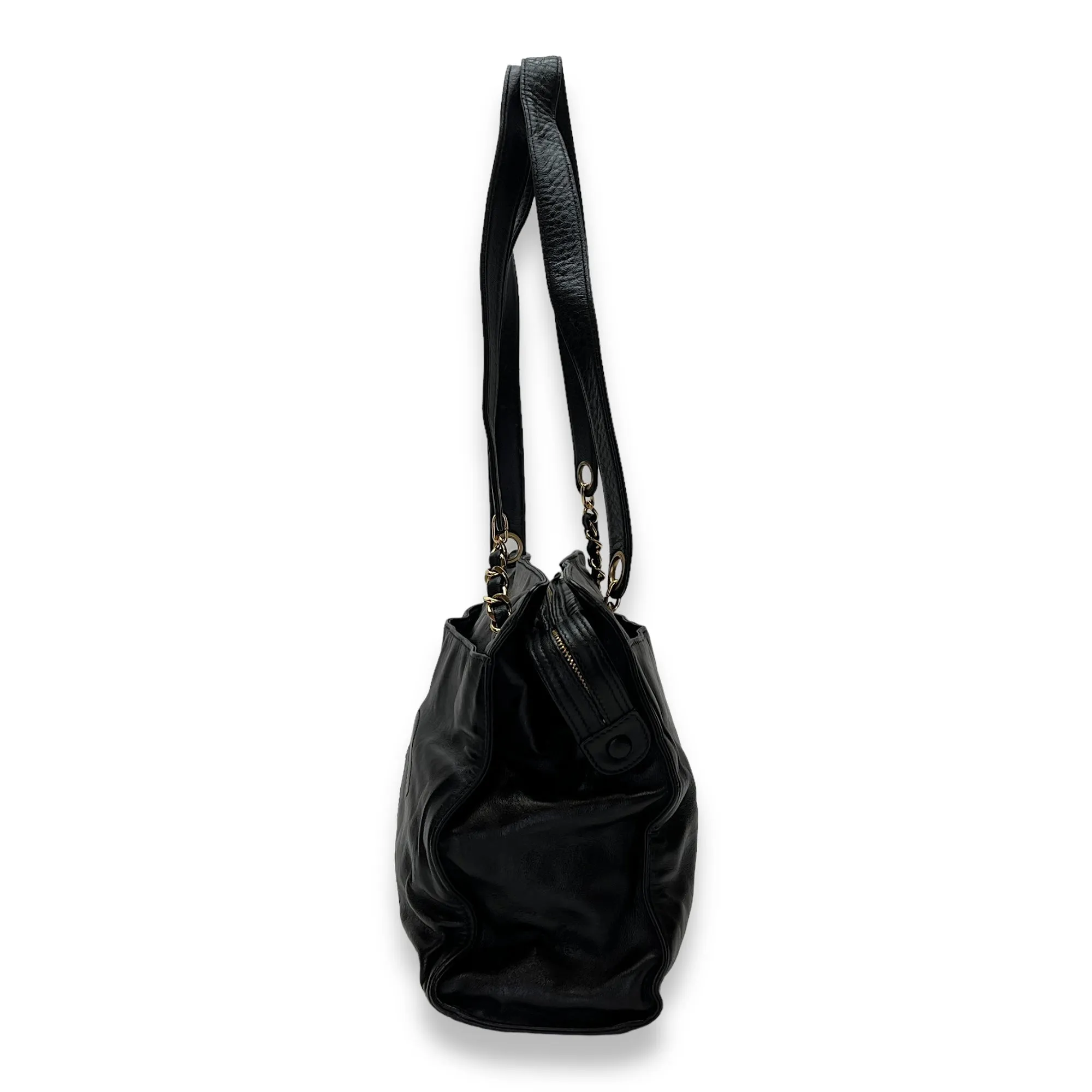 CC  Black Shoulder Bag in Calfskin, Gold hardware