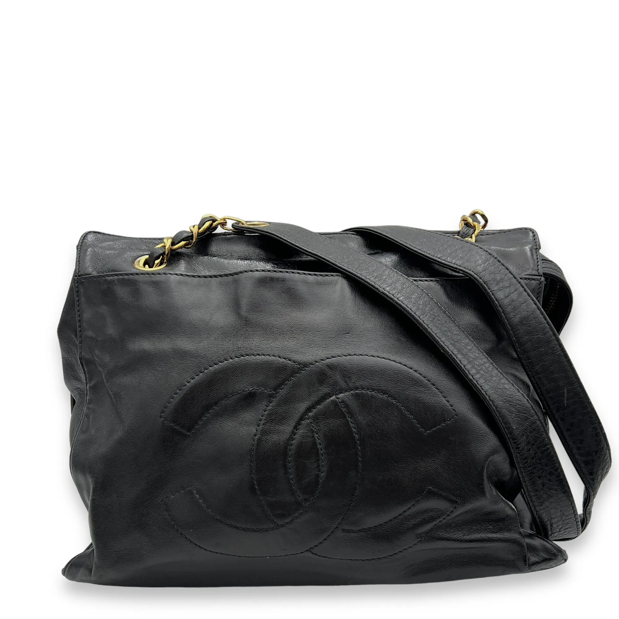 CC  Black Shoulder Bag in Calfskin, Gold hardware