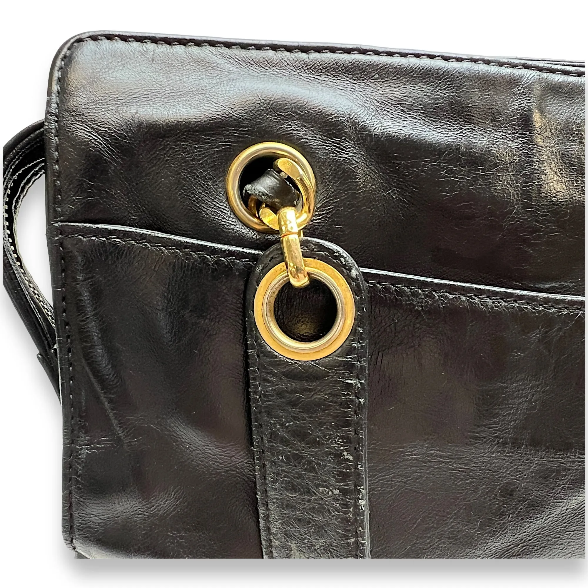 CC  Black Shoulder Bag in Calfskin, Gold hardware
