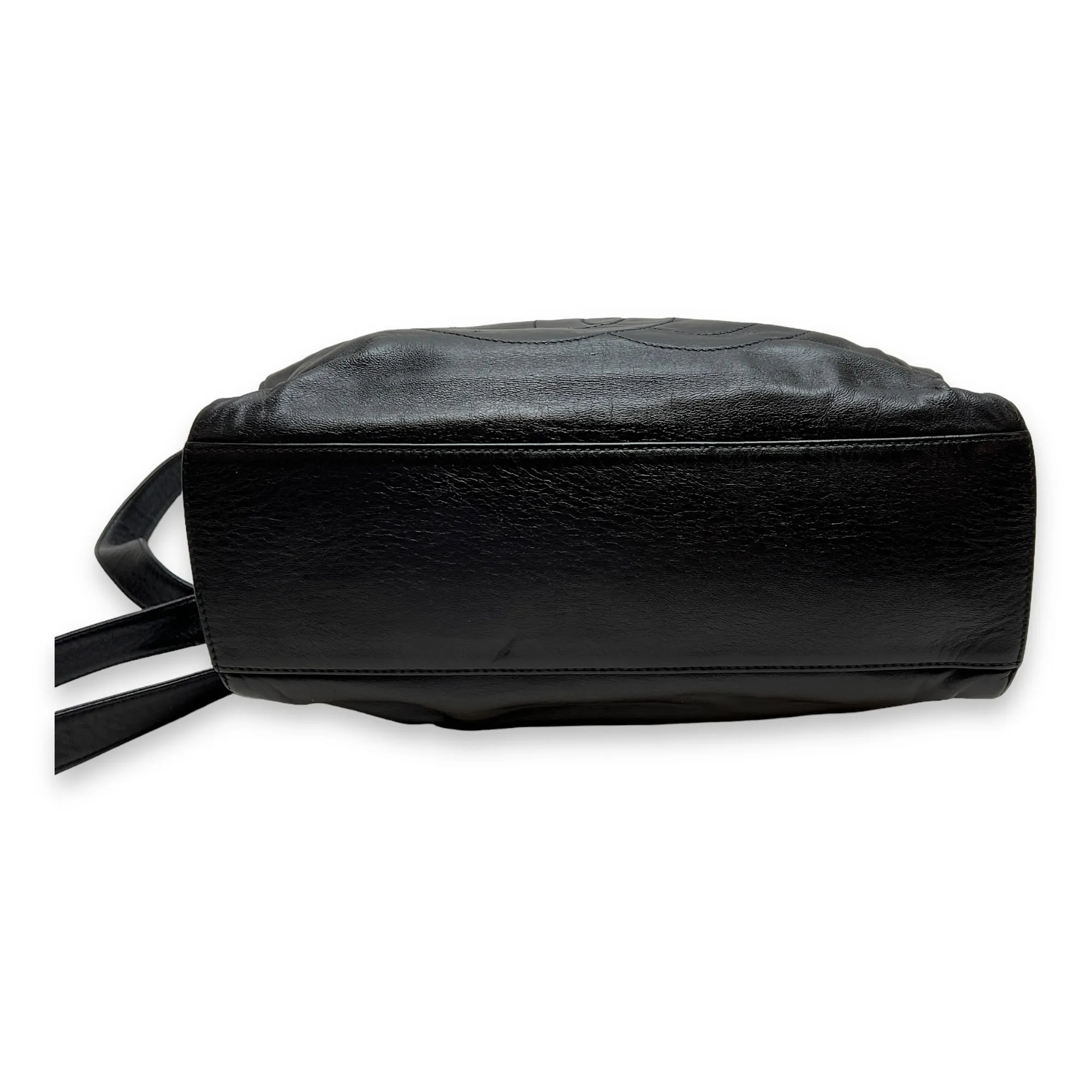 CC  Black Shoulder Bag in Calfskin, Gold hardware