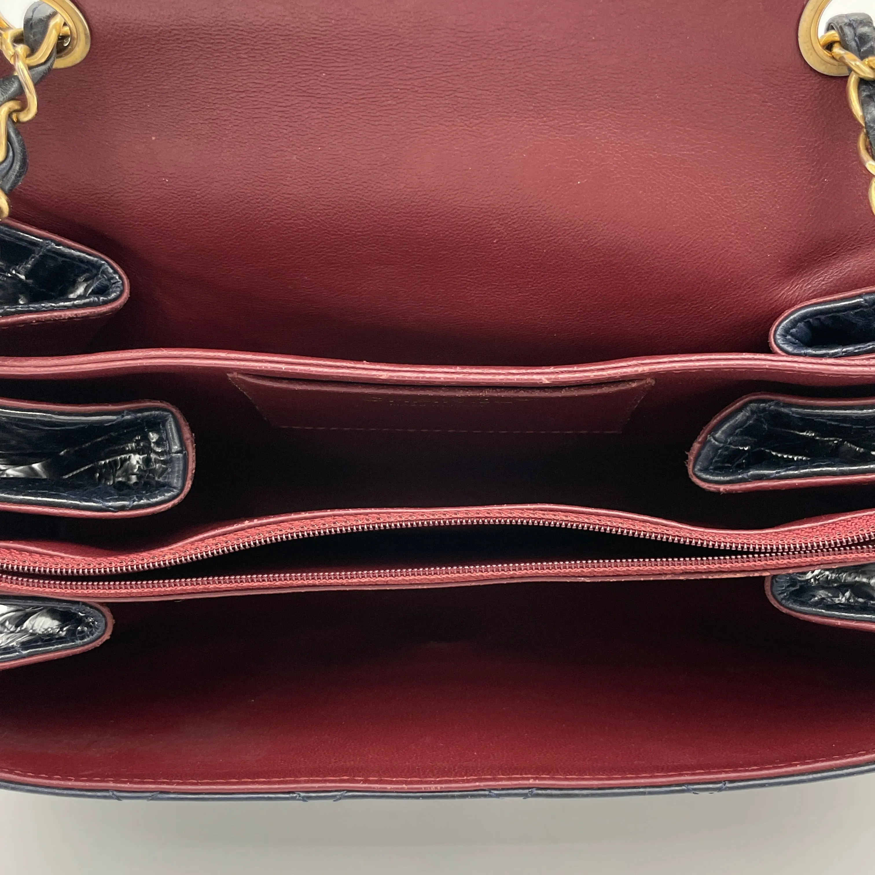 CC Turnlock Crinkled Navy Shoulder Bag in Calfskin, Gold hardware