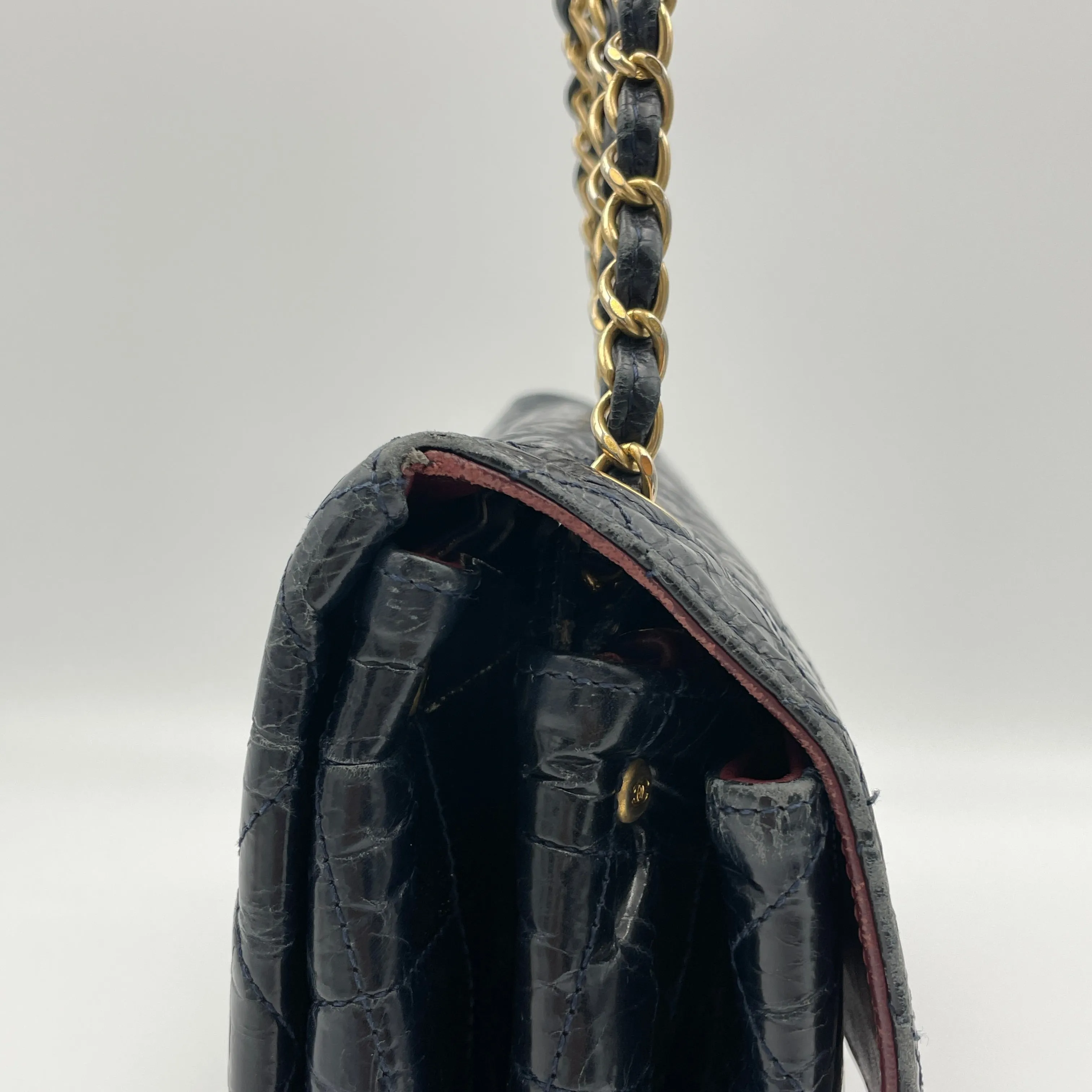 CC Turnlock Crinkled Navy Shoulder Bag in Calfskin, Gold hardware