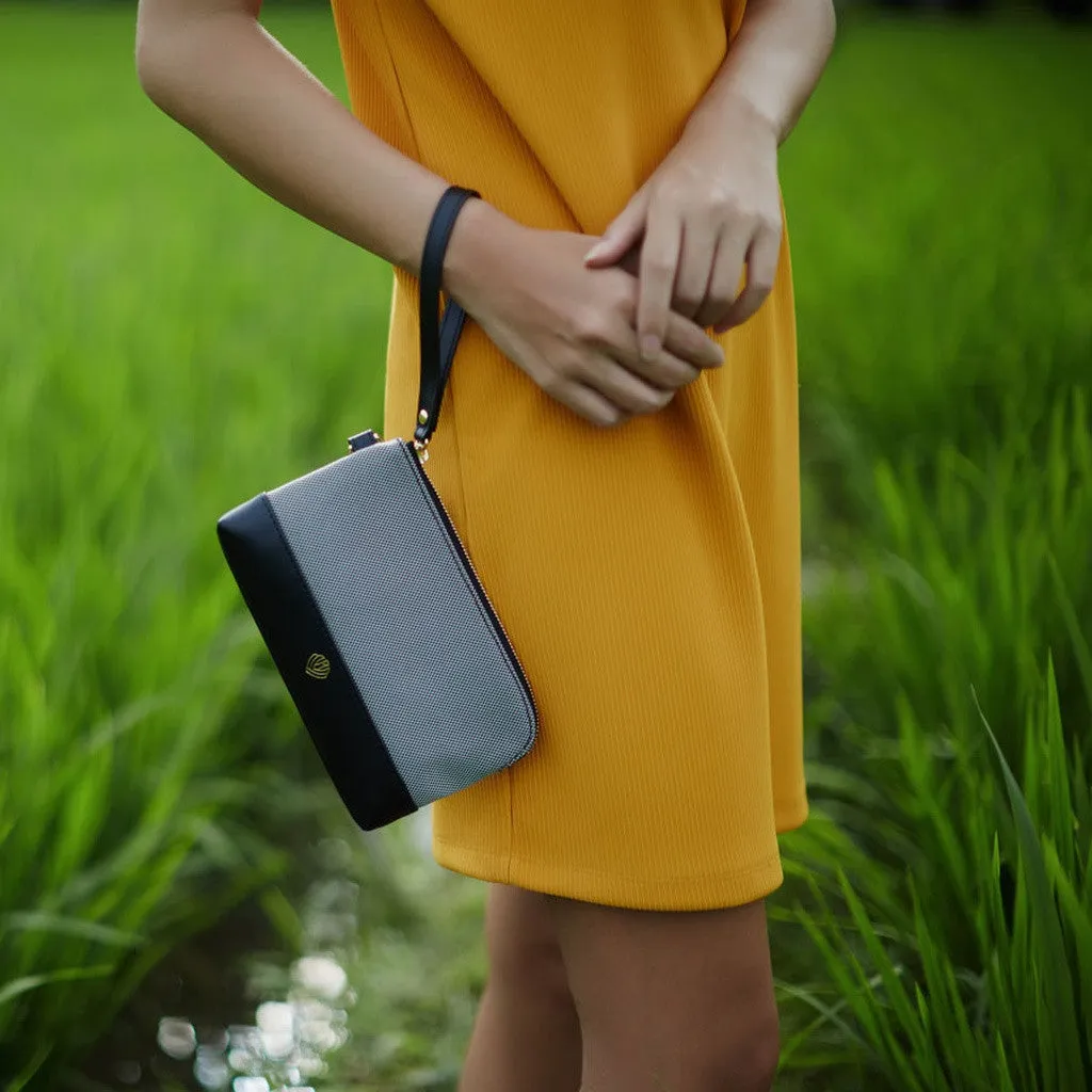 Everyday Essentials Wristlet - Black