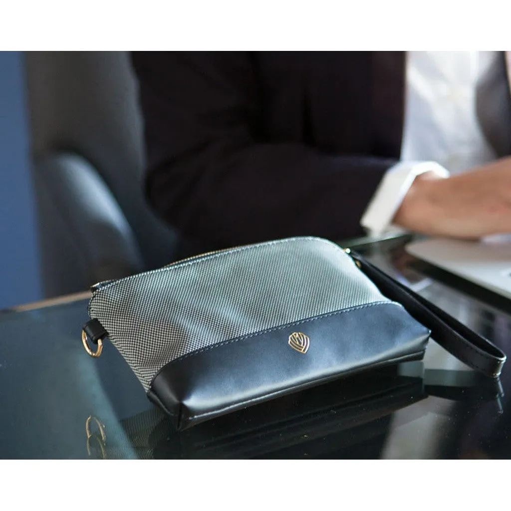 Everyday Essentials Wristlet - Black