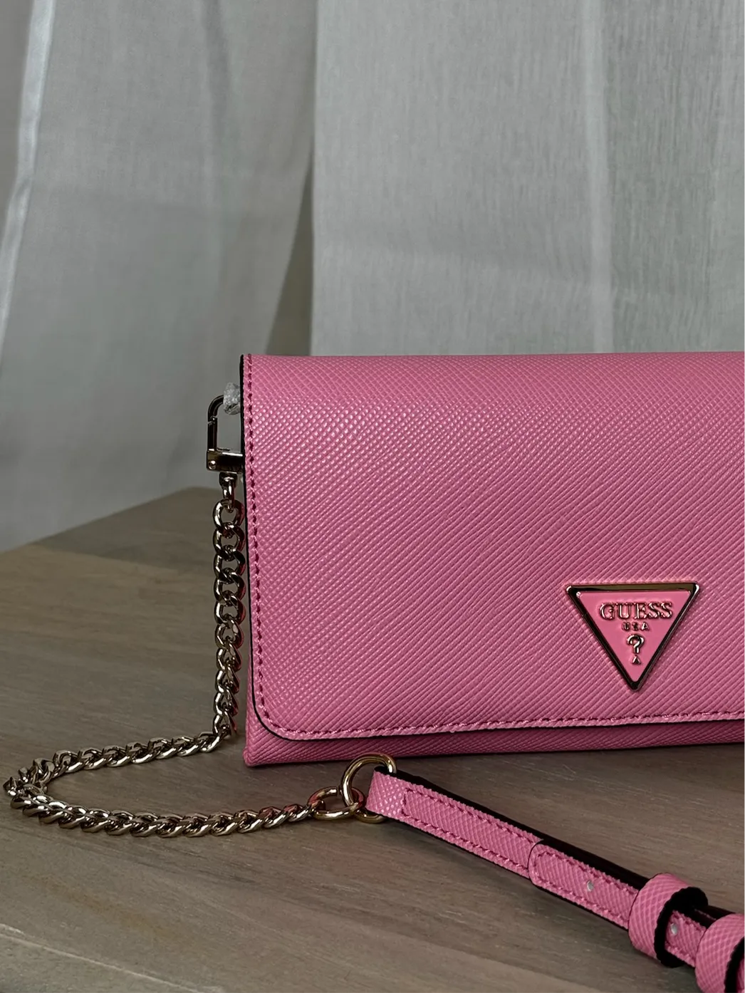 Guess Noelle Crossbody Flap Bag - Pink