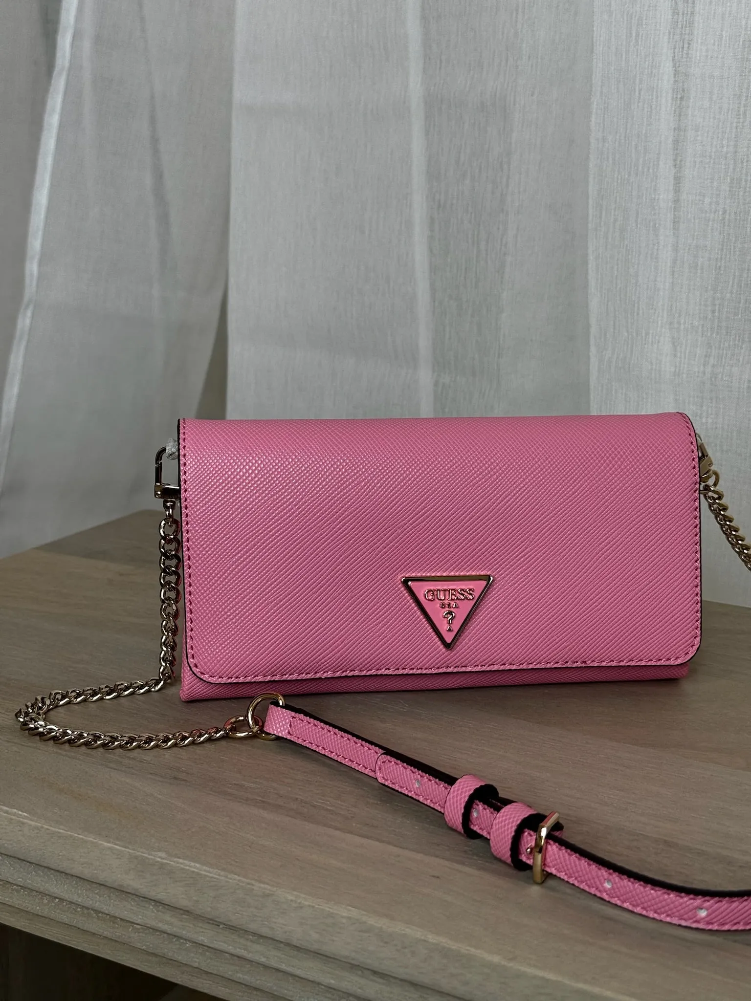 Guess Noelle Crossbody Flap Bag - Pink