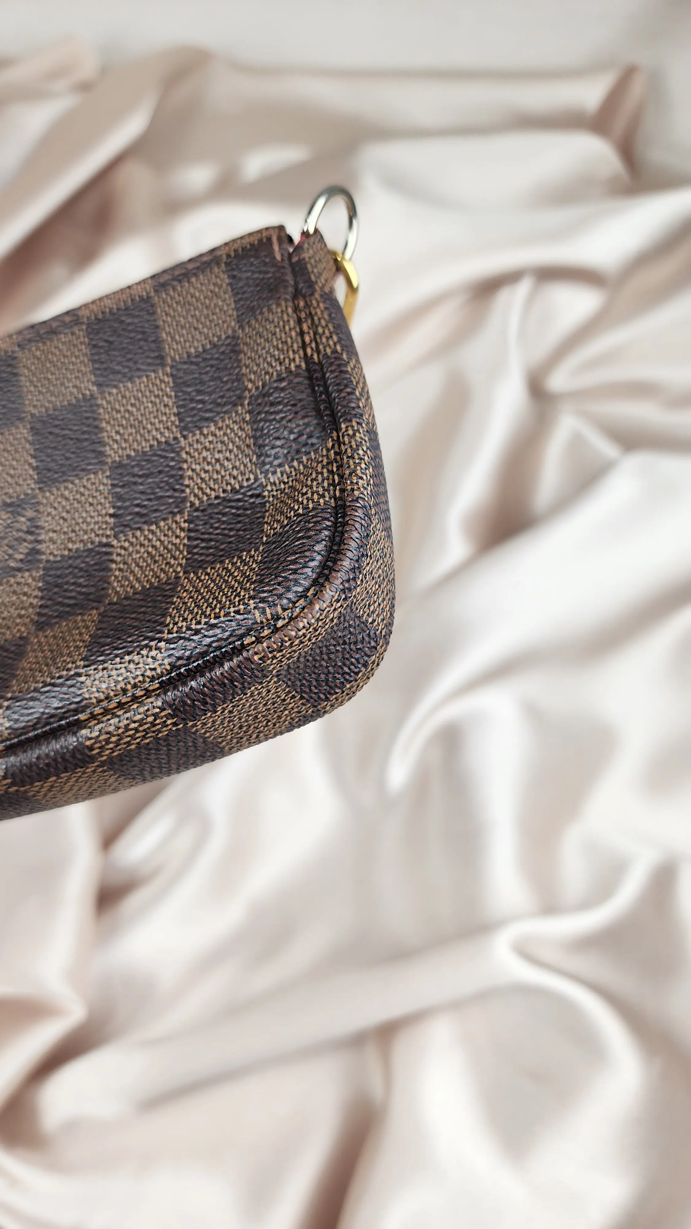 Louis Vuitton Damier Ebene Mini Pochette -729