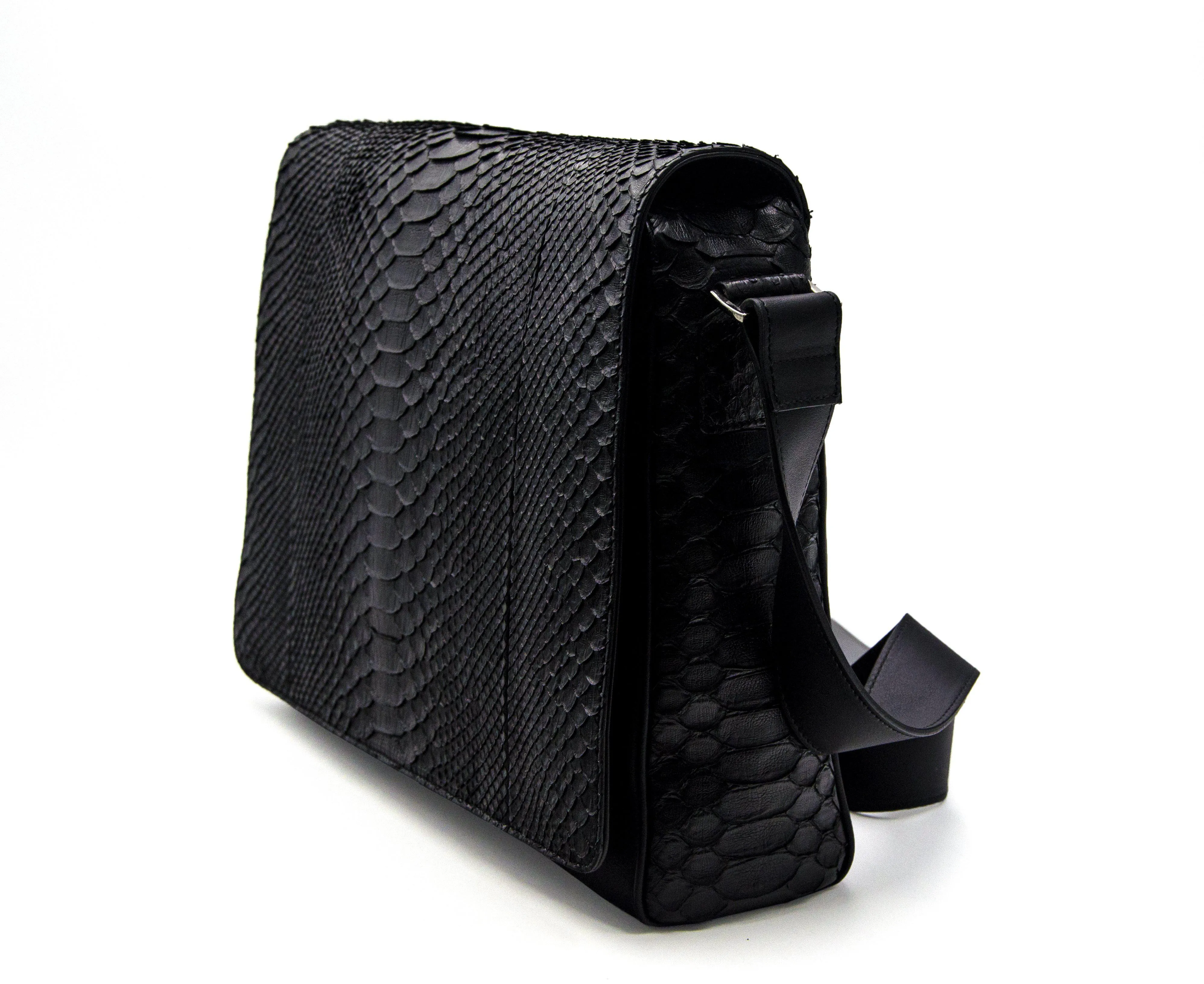 Messenger Classic in Black