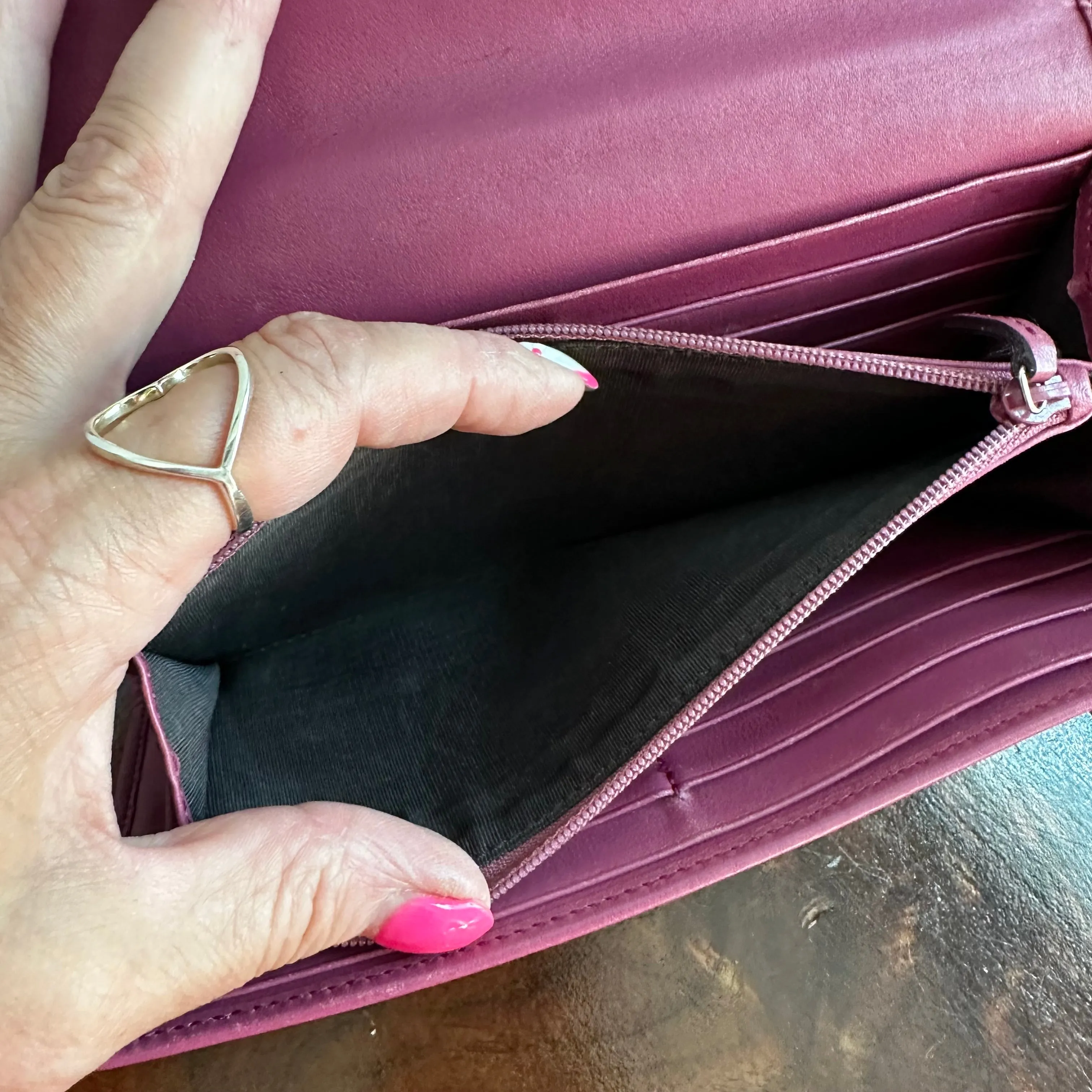The Junco Wallet/Crossbody - Vintage GG in Purple