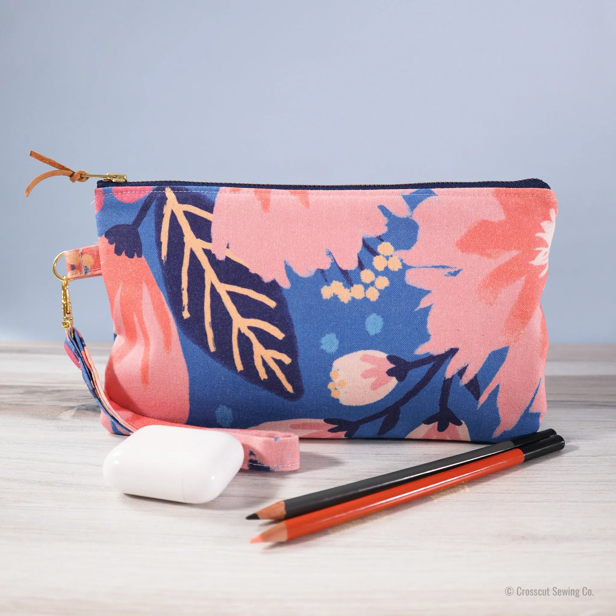 Wristlet Sewing Kit - Dahlia Blue
