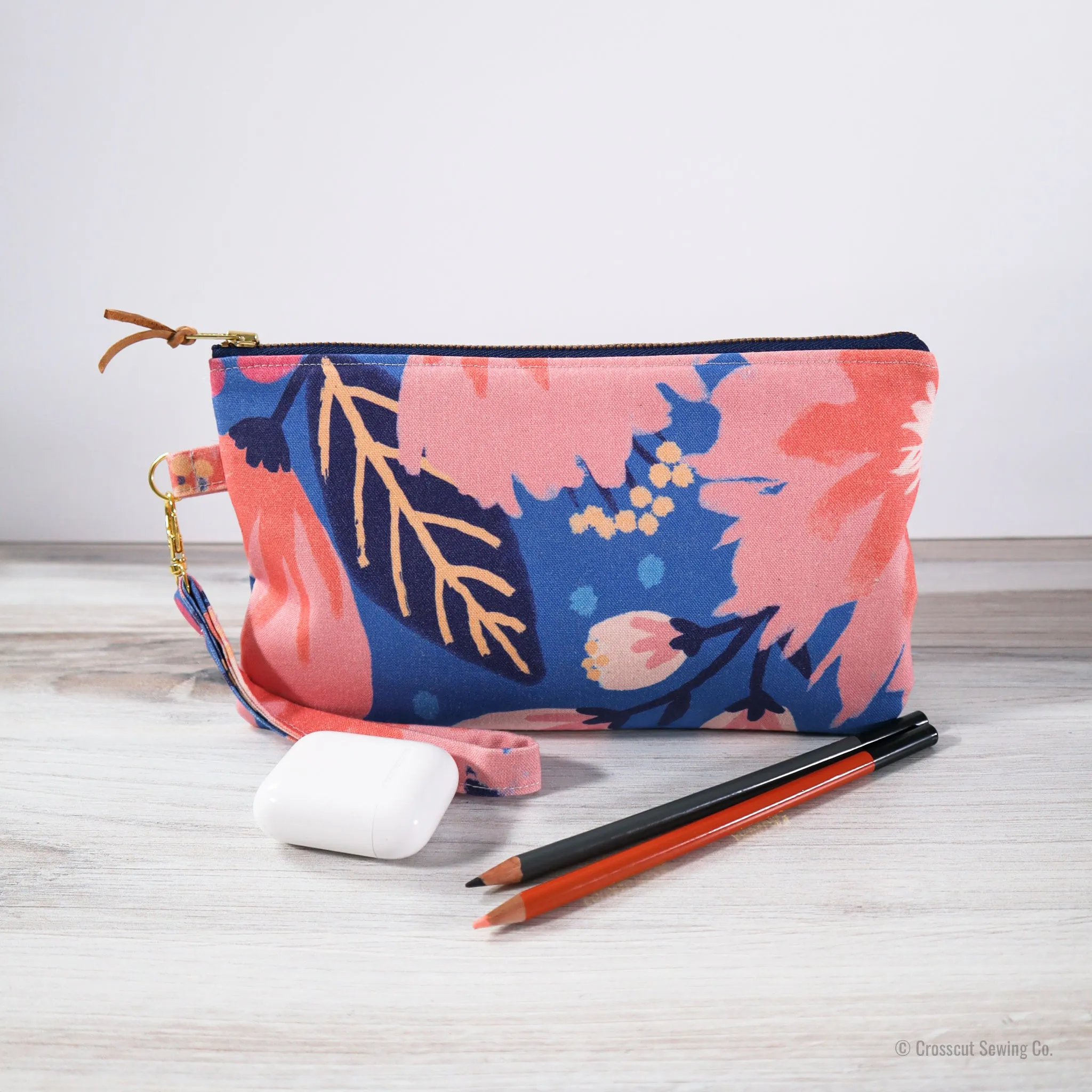 Wristlet Sewing Kit - Dahlia Blue