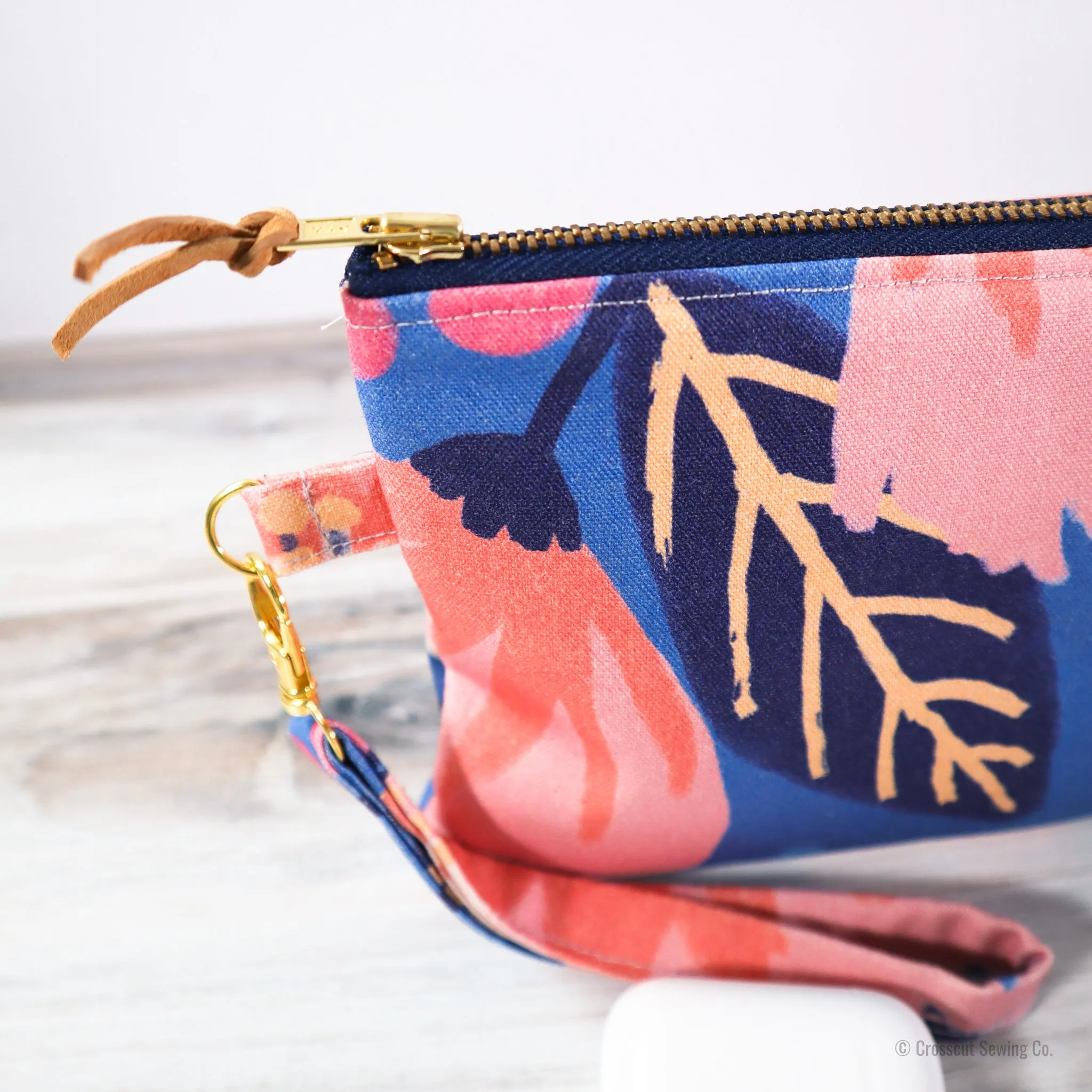 Wristlet Sewing Kit - Dahlia Blue